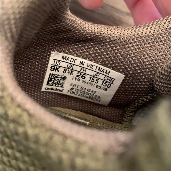 Sold !Toddler size 9 Adidas - Picture 3 of 4